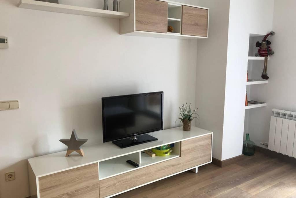 Luminoso Y Acogedor Alojamiento En Sort Apartment ภายนอก รูปภาพ
